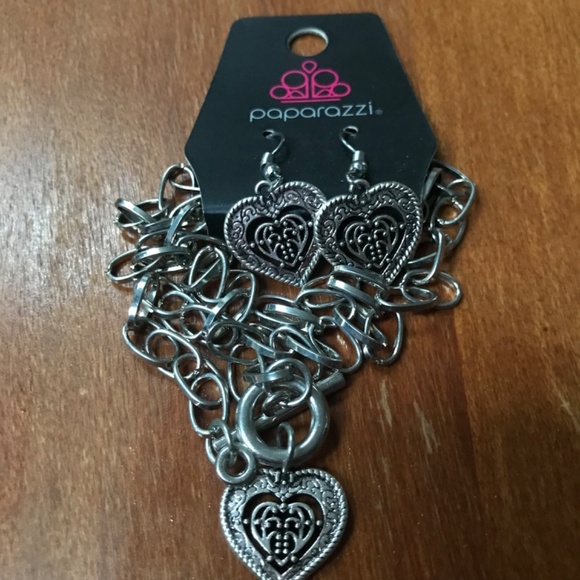 Paparazzi Bundle Necklace and Earrings Set New Lot#12 - Picture 9 of 16